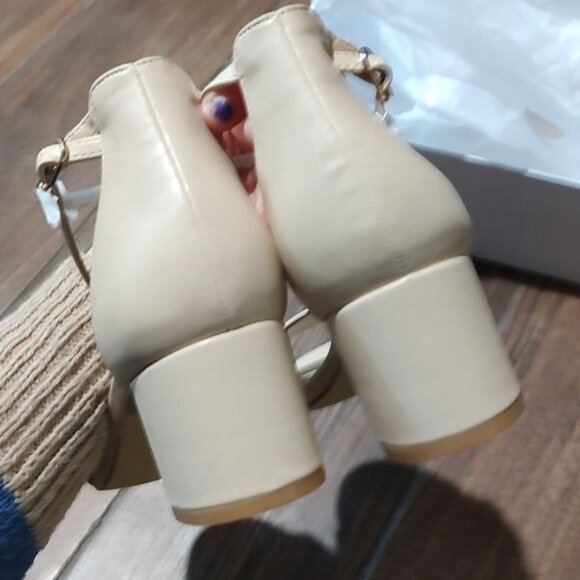 NIB Pizz Annu 8.5 Luckyy tan block heel sandal strappy - Picture 6 of 7